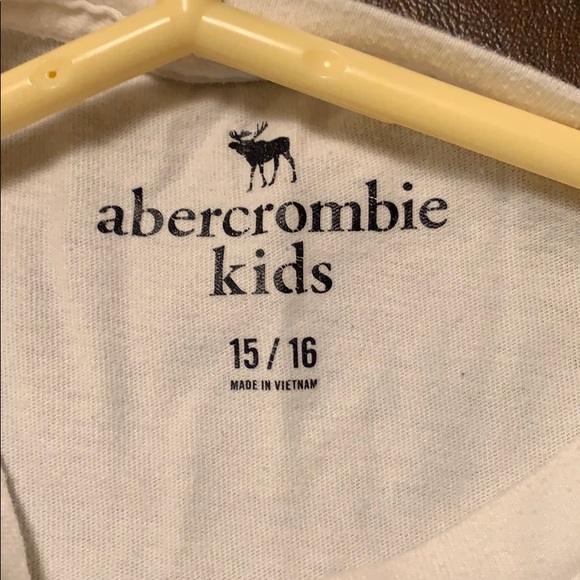 (2) Boys Abercrombie Long sleeve T Shirt - Picture 2 of 3